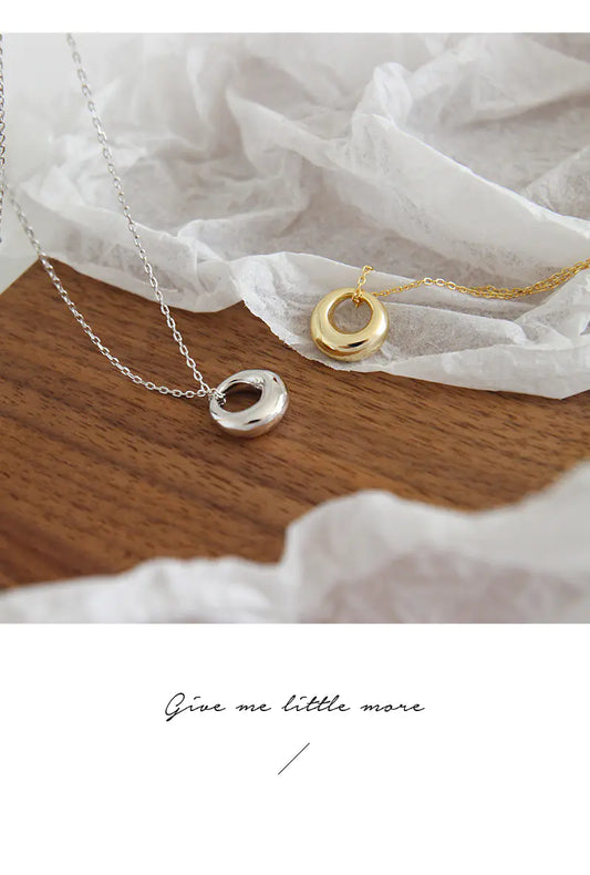Minimalist Silver Pendant Necklace with Circle Charm