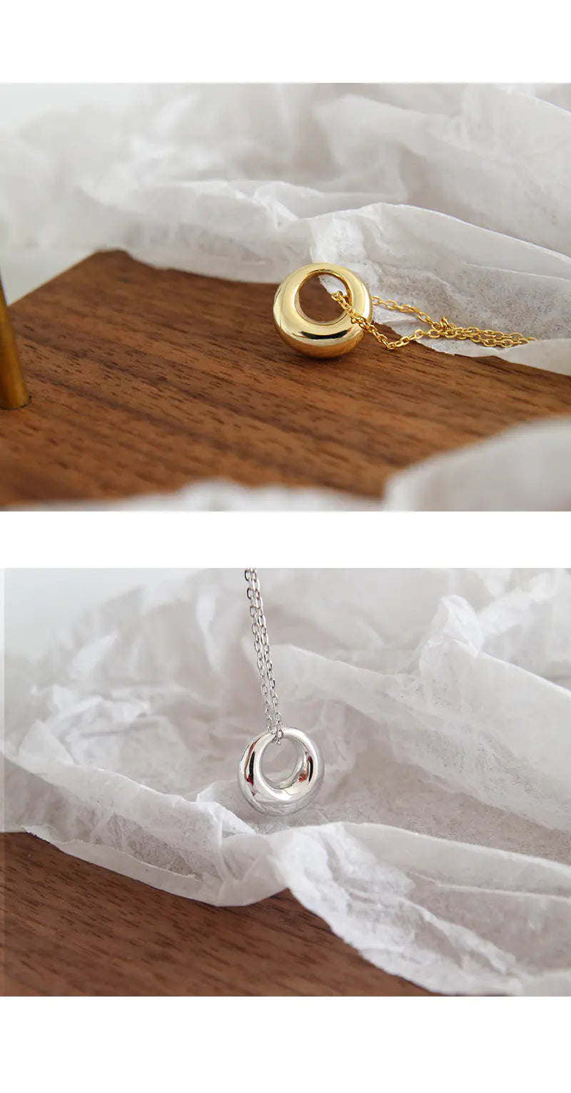 Minimalist Silver Pendant Necklace with Circle Charm