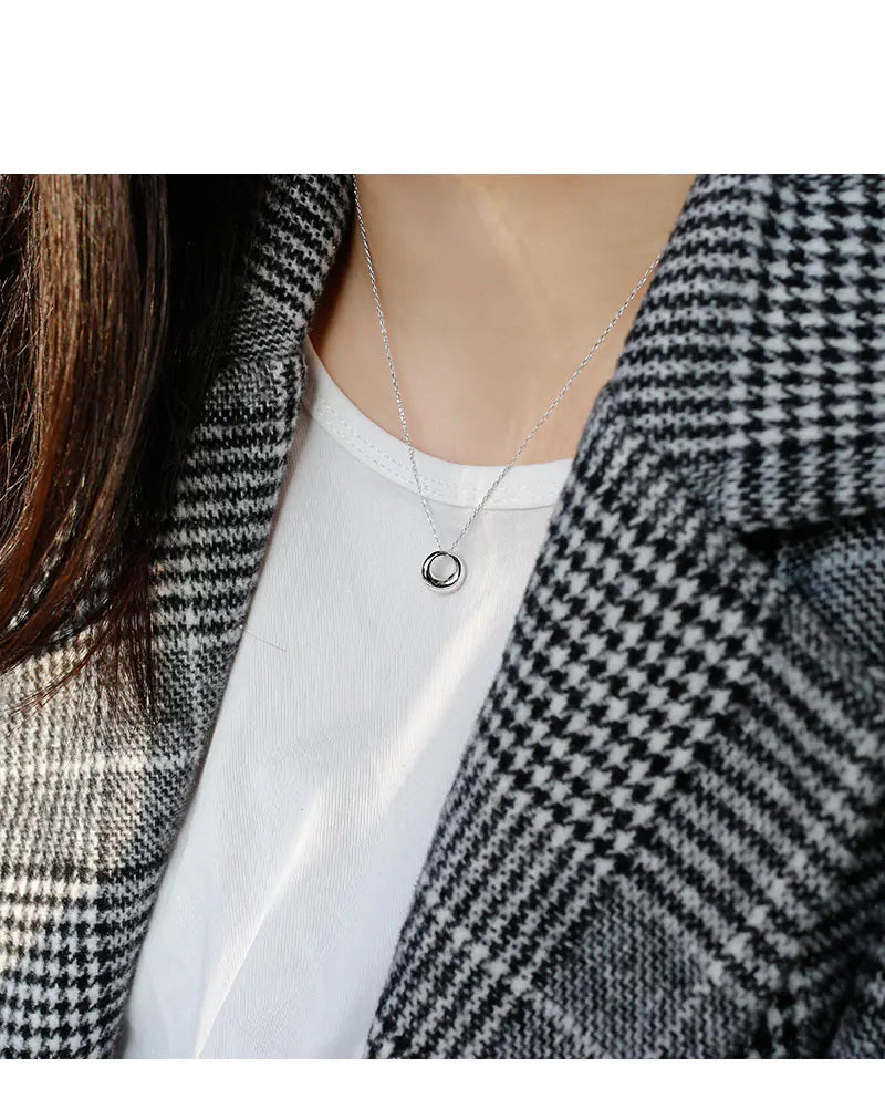 Minimalist Silver Pendant Necklace with Circle Charm