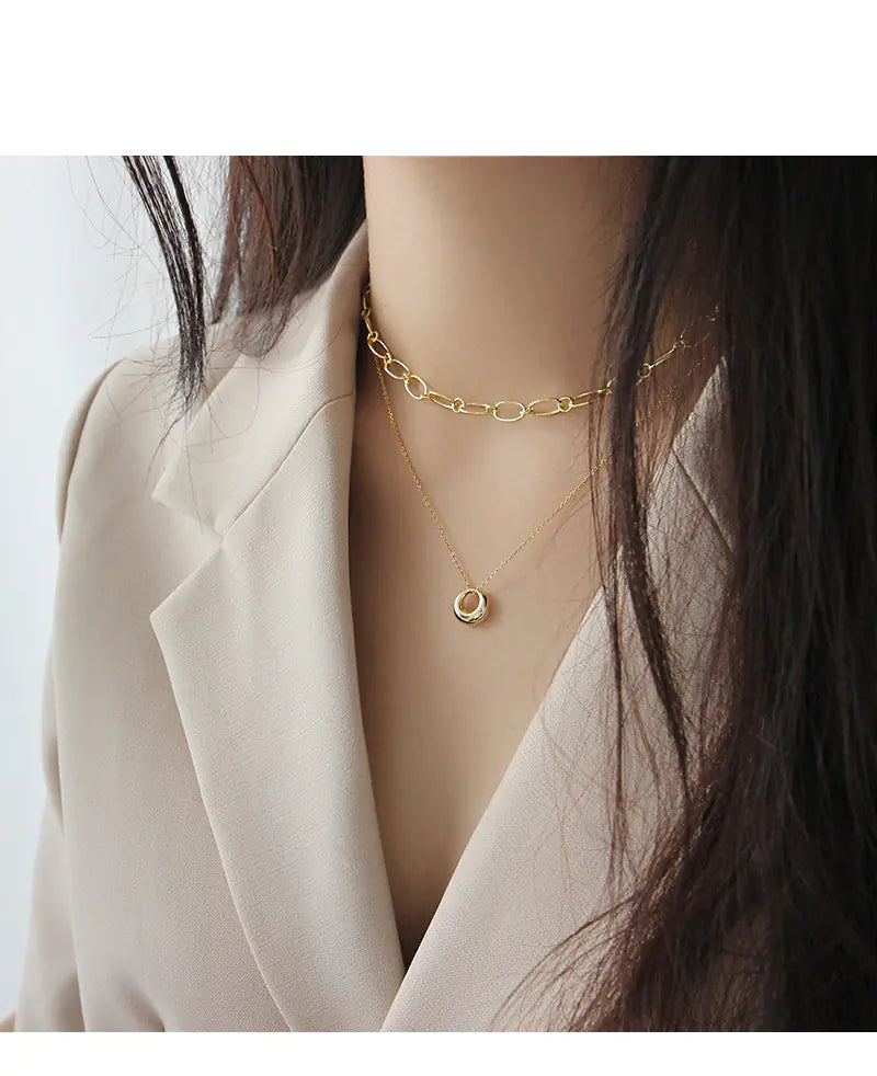 Minimalist Silver Pendant Necklace with Circle Charm
