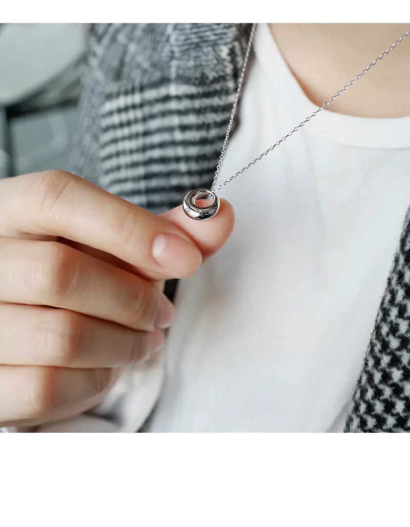 Minimalist Silver Pendant Necklace with Circle Charm