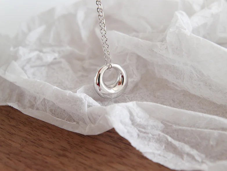 Minimalist Silver Pendant Necklace with Circle Charm
