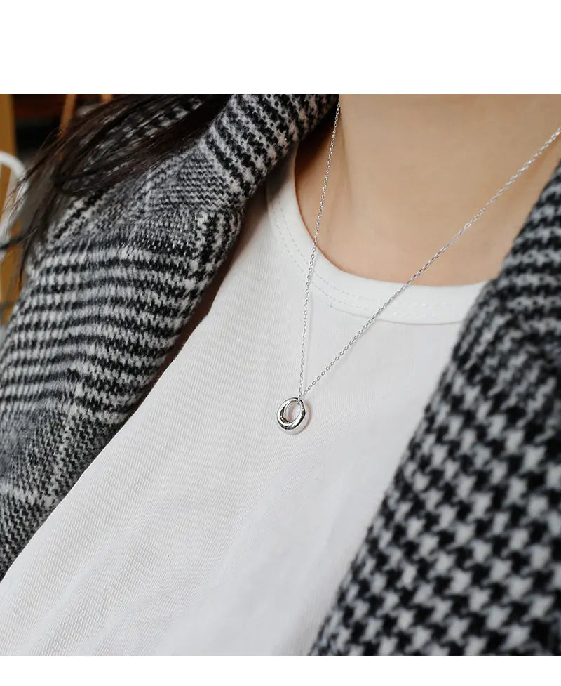 Minimalist Silver Pendant Necklace with Circle Charm